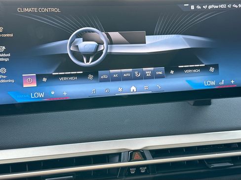 Used 2024 BMW iX xDrive50 w/ Premium Package AWD/4WD image 16