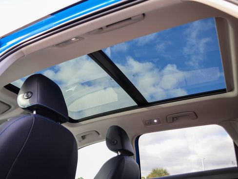 Used 2024 Volkswagen Taos SE image 9