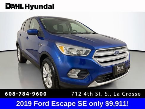 Used 2019 Ford Escape SE image 1