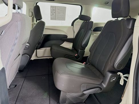 Used 2023 Chrysler Voyager LX FWD image 36