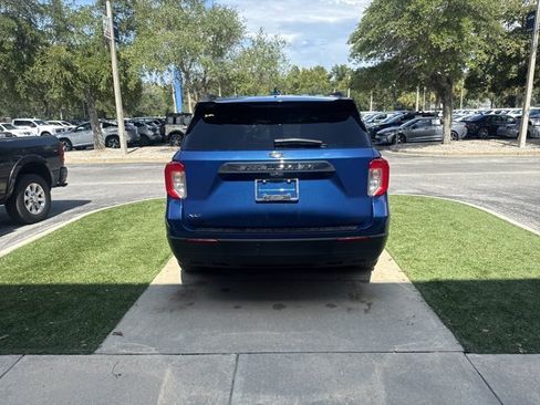Certified 2021 Ford Explorer XLT RWD image 5