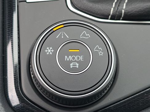 New 2026 Volkswagen Taos SE AWD/4WD image 26