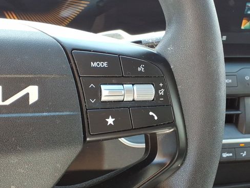 Used 2025 Kia K4 FWD image 15