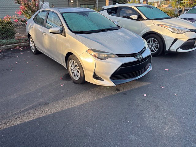 Used 2017 Toyota Corolla LE FWD image 1