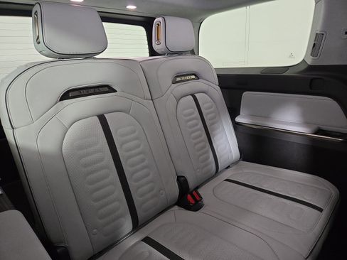 Used 2024 Rivian R1S Adventure AWD/4WD image 25