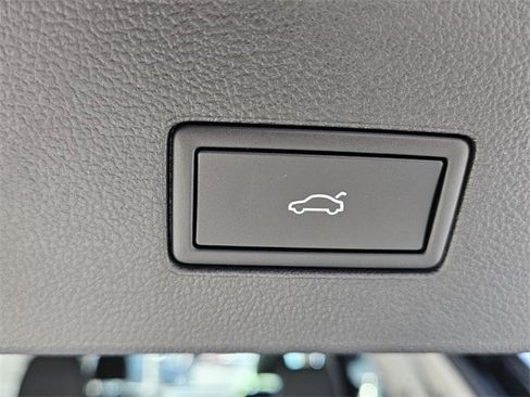 New 2026 Volkswagen Atlas Peak Edition image 14