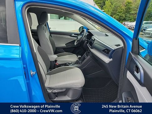 Used 2024 Volkswagen Taos SE AWD/4WD image 16