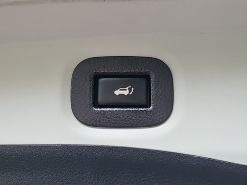 Used 2016 Nissan Rogue SL w/ SL Premium Package AWD/4WD image 11