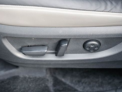 Used 2023 INFINITI QX50 Sensory image 22