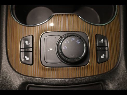 Used 2023 GMC Acadia SLE w/ Driver Convenience Package image 15