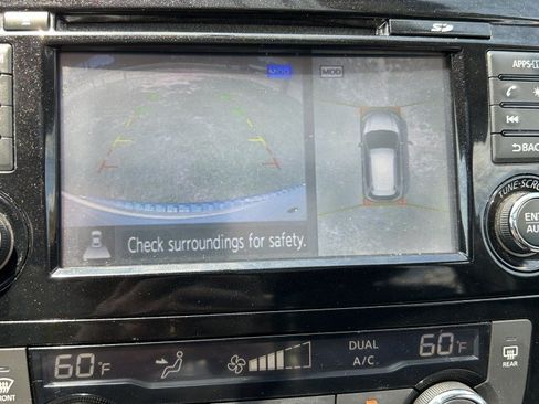 Used 2016 Nissan Rogue SL w/ SL Premium Package FWD image 8