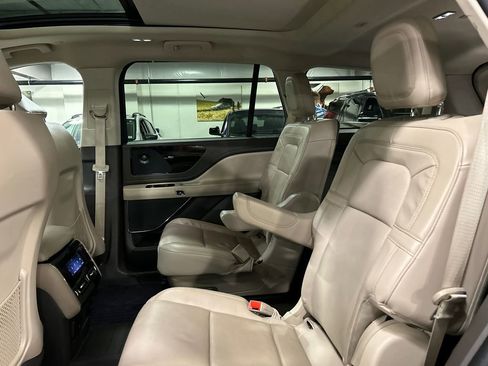 Used 2023 Lincoln Aviator Reserve w/ Jet Package AWD/4WD image 23