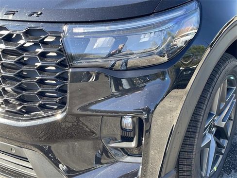 New 2026 Ford Explorer ST-Line w/ ST-Line Street Pack image 9