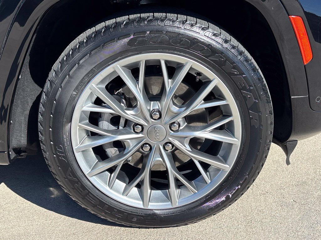 Certified 2023 Jeep Grand Cherokee Summit w/ Advanced Protech Group IV AWD/4WD image 30
