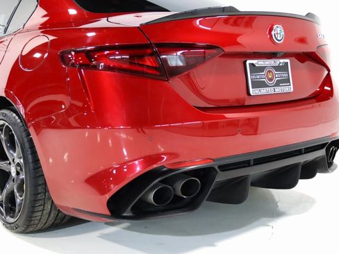 Used 2018 Alfa Romeo Giulia Quadrifoglio w/ Driver Assist Dynamic Package image 74