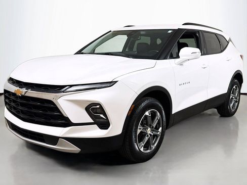 Certified 2024 Chevrolet Blazer LT FWD image 1