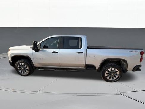 Used 2022 Chevrolet Silverado 2500 Custom AWD/4WD image 4