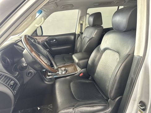 Used 2017 INFINITI QX80 4WD w/ Driver Assistance Package image 11
