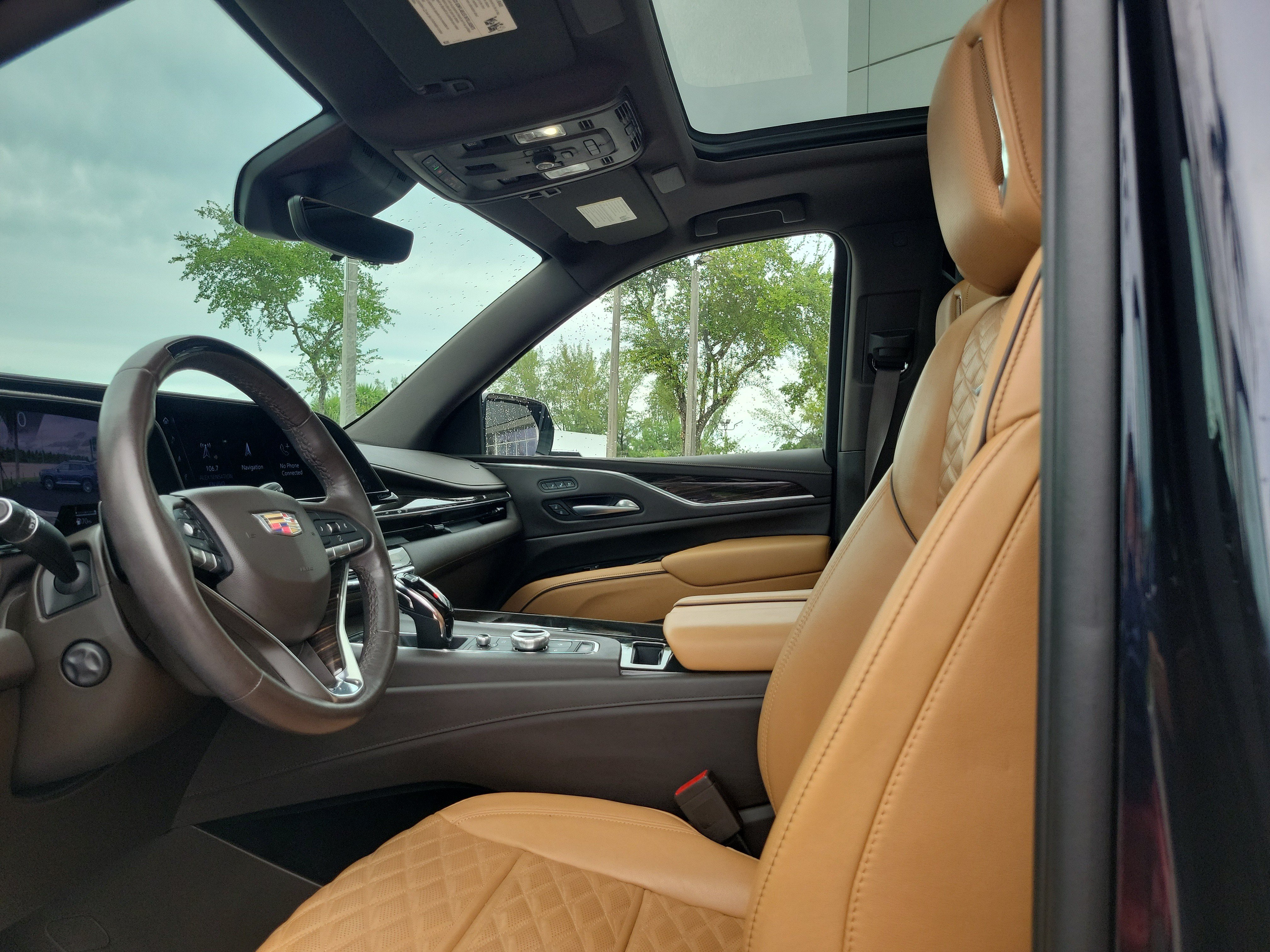 Used 2023 Cadillac Escalade Premium Luxury w/ LPO, Radiant Package AWD/4WD image 13