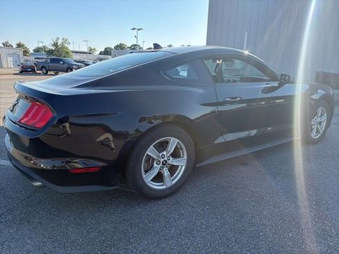 Used 2022 Ford Mustang Coupe RWD image 3