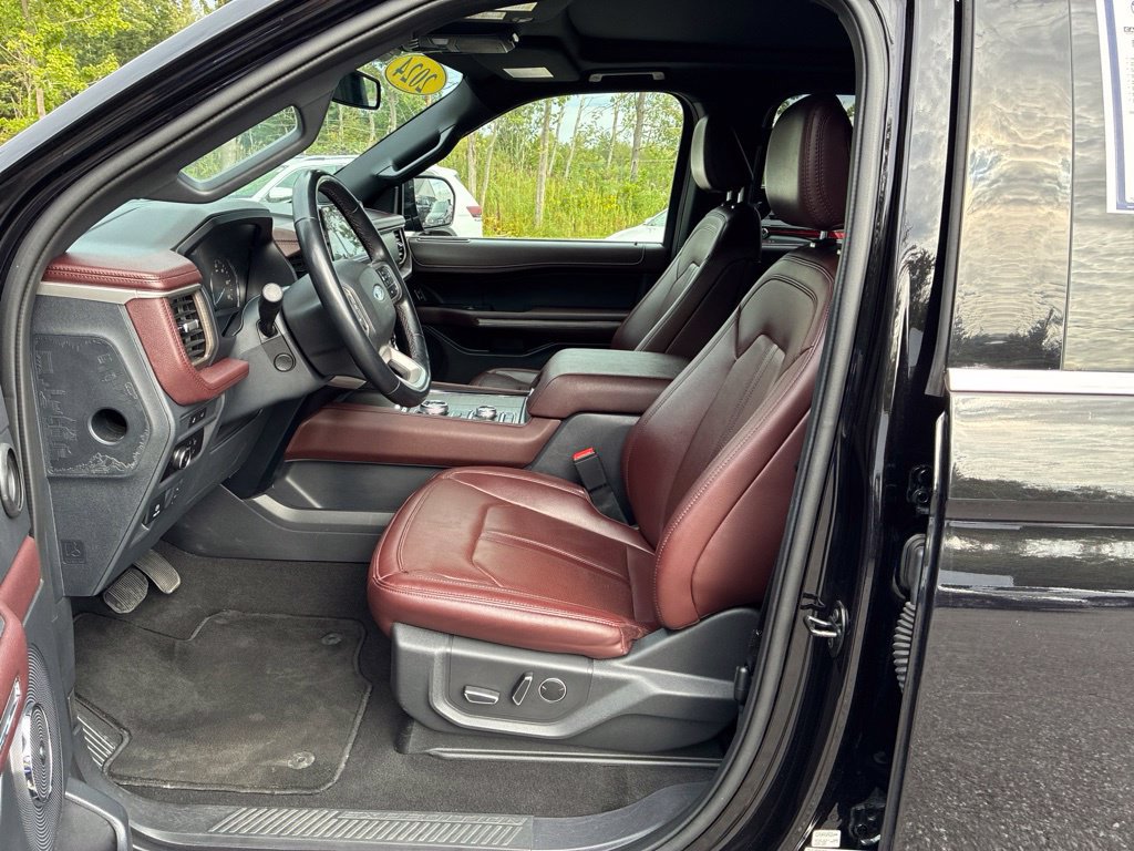 Used 2024 Ford Expedition Limited AWD/4WD image 10