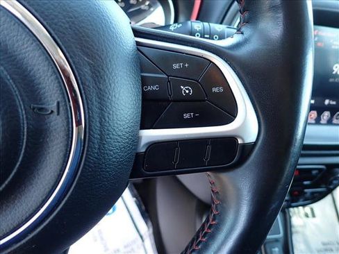 Used 2018 Jeep Compass Trailhawk AWD/4WD image 13