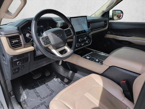 Used 2024 Ford Expedition Limited AWD/4WD image 10