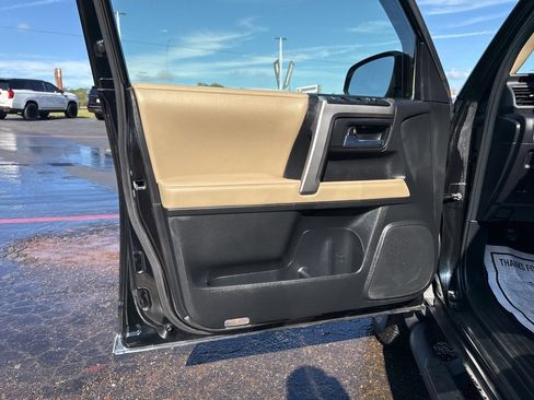 Used 2022 Toyota 4Runner SR5 image 11