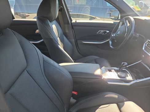 Used 2022 BMW 330i xDrive Sedan w/ Premium Package image 11