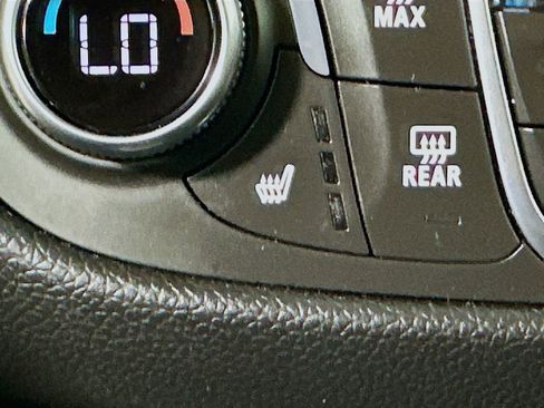 Used 2019 Chevrolet Equinox LT image 24