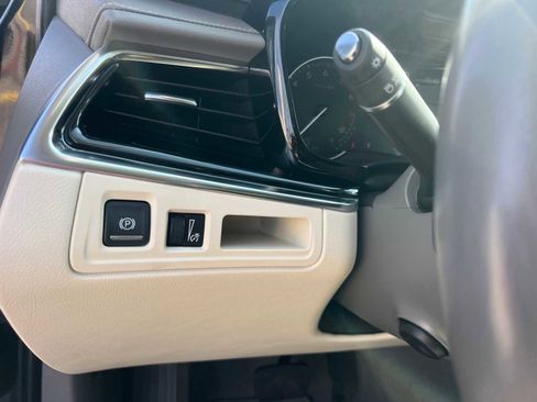 Used 2021 Cadillac XT6 Premium Luxury image 18