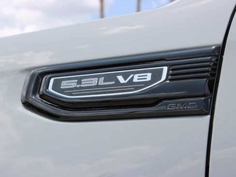 Used 2024 GMC Sierra 1500 Elevation AWD/4WD image 16