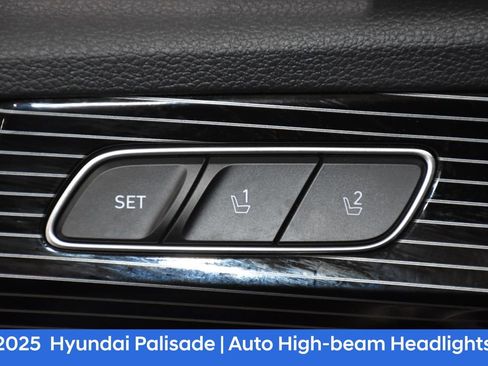 Used 2025 Hyundai Palisade Calligraphy image 22