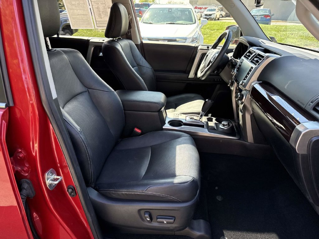 Used 2022 Toyota 4Runner Limited AWD/4WD image 14