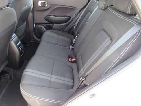 Certified 2025 Hyundai Venue SEL FWD image 16