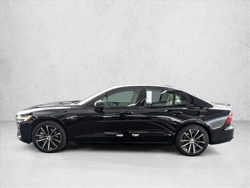 Used 2023 Volvo S60 T8 Plus image 9