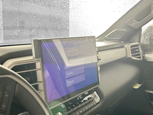 Used 2025 Toyota Tundra Limited image 8