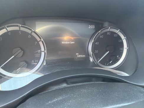 Used 2023 Toyota Highlander XLE FWD image 12