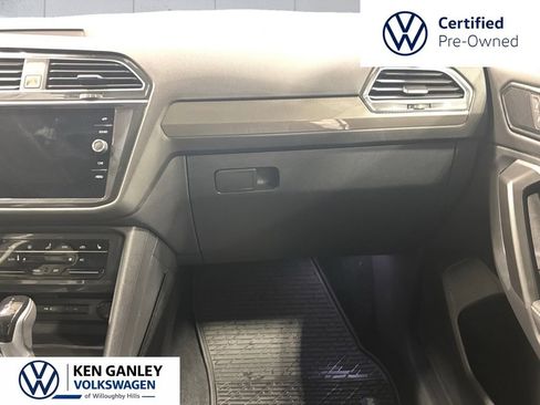 Certified 2024 Volkswagen Tiguan SE w/ Panoramic Sunroof Package AWD/4WD image 13