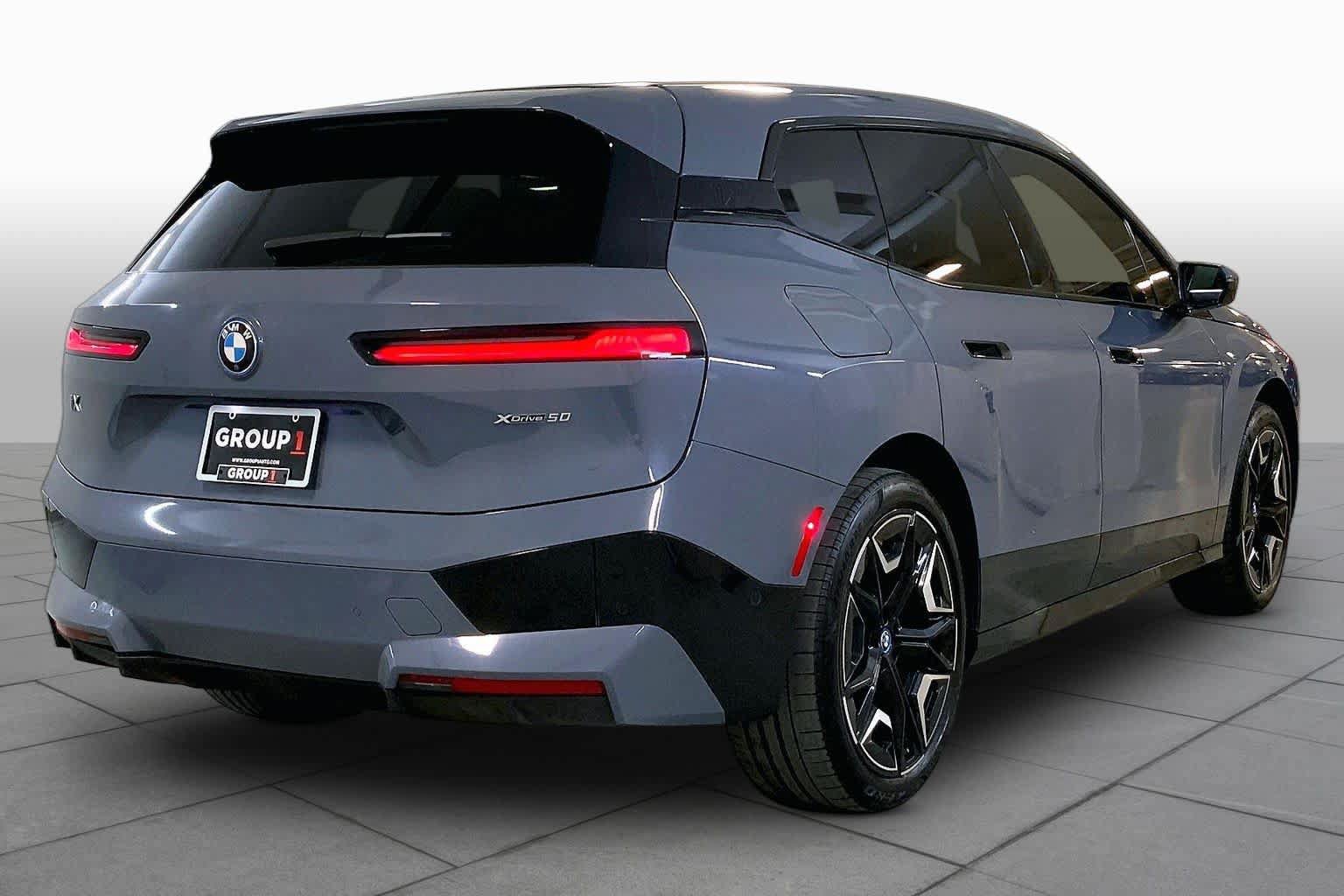 Used 2024 BMW iX xDrive50 w/ Sport Package AWD/4WD image 12