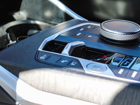 Used 2023 BMW 330e xDrive w/ M Sport Package image 22