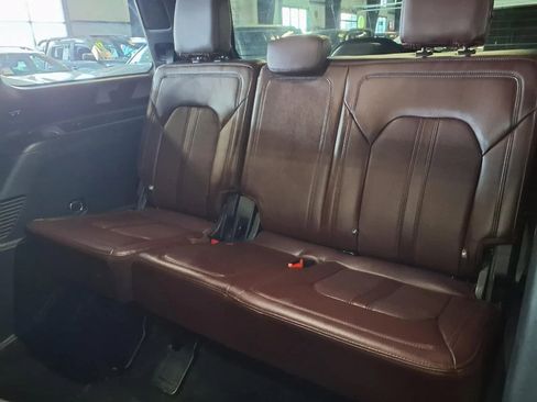 Used 2022 Ford Expedition Limited image 15