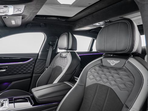 Used 2025 Bentley Flying Spur Plug-In Hybrid AWD/4WD image 22