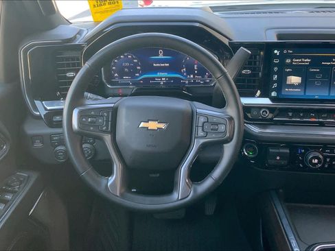 Used 2024 Chevrolet Silverado 3500 High Country w/ High Country Premium Package image 5