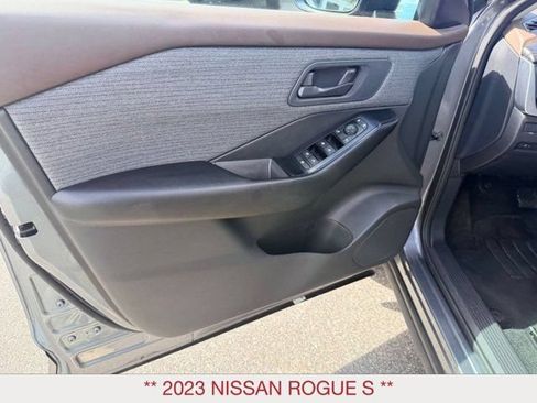 Used 2023 Nissan Rogue S AWD/4WD image 9