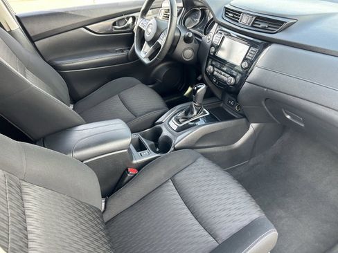Used 2020 Nissan Rogue SV FWD image 30