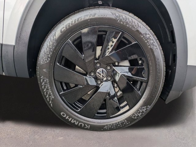 New 2026 Volkswagen Atlas SE FWD image 11