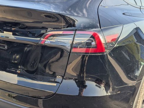 Used 2022 Tesla Model Y Long Range image 5