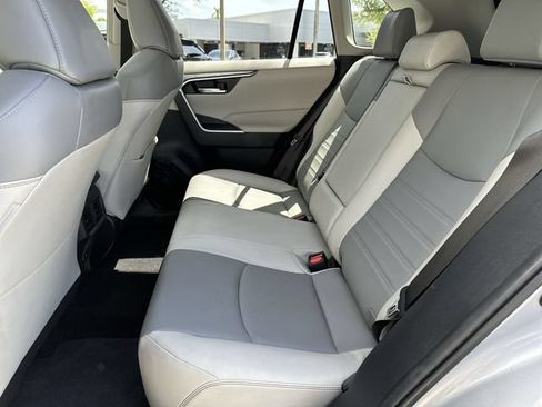 Used 2019 Toyota RAV4 XLE Premium FWD image 23