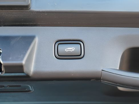 Certified 2024 Hyundai Tucson Limited AWD/4WD image 11